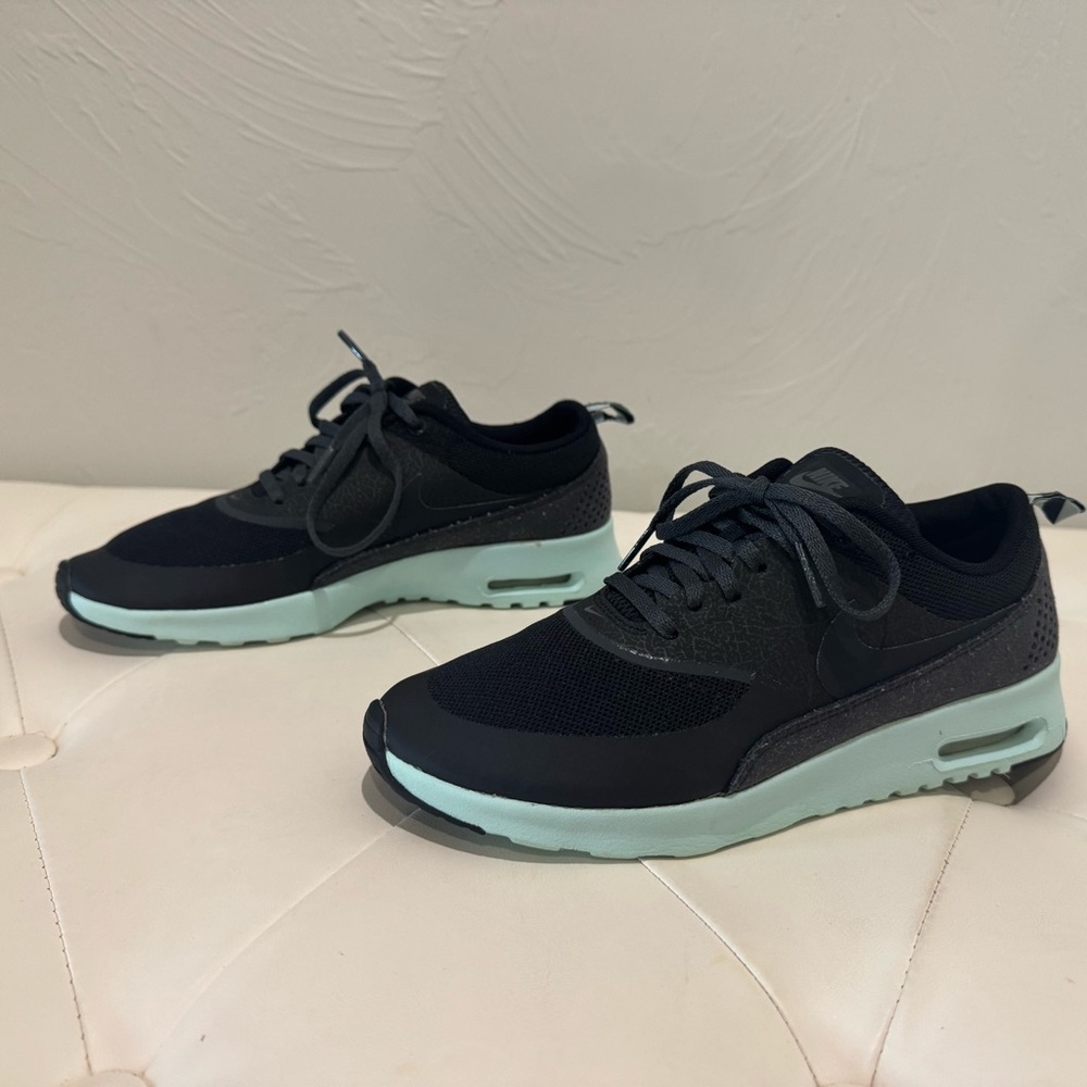 Nike Air Max Thea Black Light Blue Low Top Athletic Sneakers Women’s 599409-005